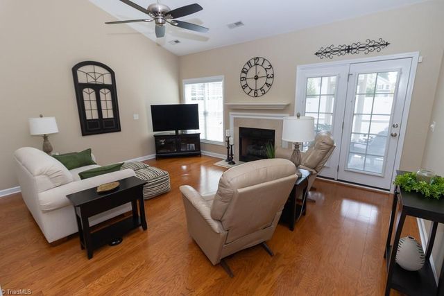 1430 Crestlawn Trail, Pfafftown, NC 27040