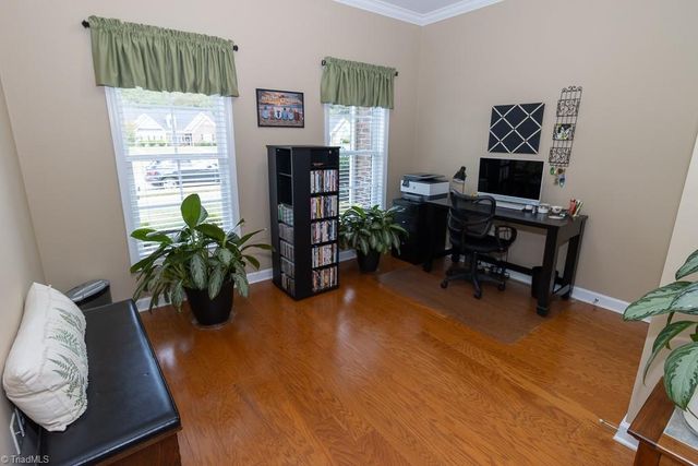 1430 Crestlawn Trail, Pfafftown, NC 27040