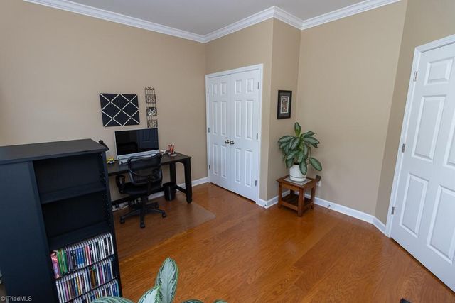 1430 Crestlawn Trail, Pfafftown, NC 27040