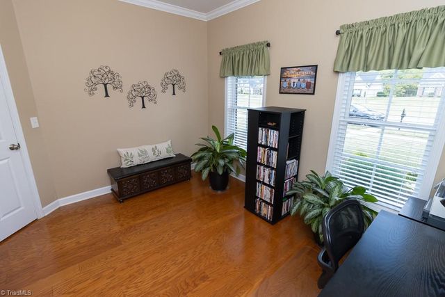 1430 Crestlawn Trail, Pfafftown, NC 27040