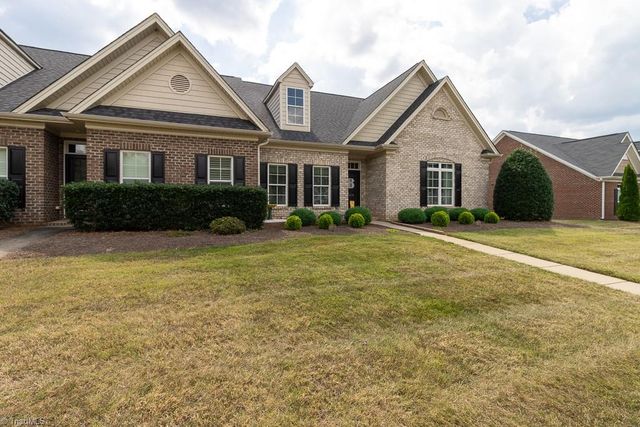 1430 Crestlawn Trail, Pfafftown, NC 27040