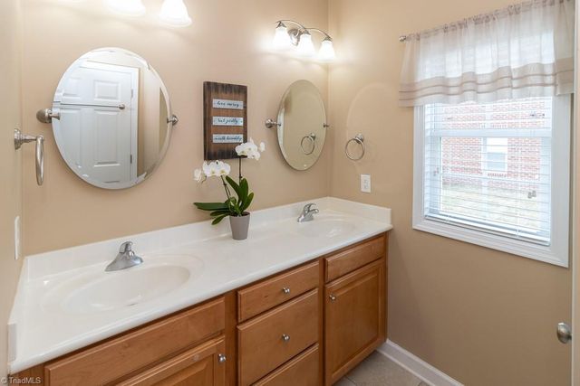 1430 Crestlawn Trail, Pfafftown, NC 27040