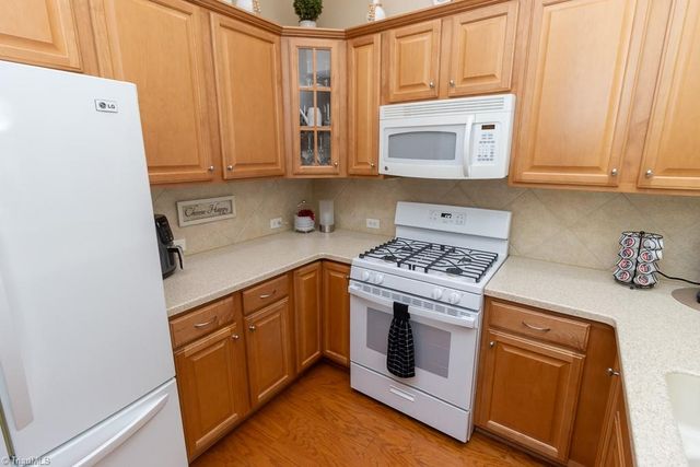 1430 Crestlawn Trail, Pfafftown, NC 27040