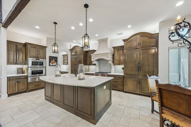 529 Southport Lane, Kemah, TX 77565
