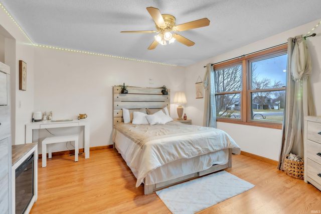 1406 Fairview Run, Kendallville, IN 46755