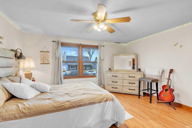 1406 Fairview Run, Kendallville, IN 46755