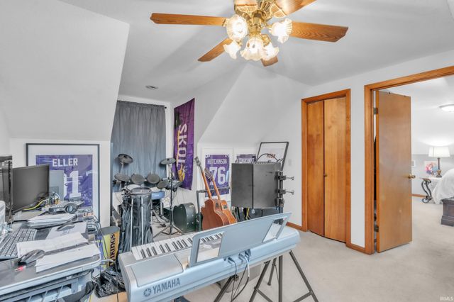 1406 Fairview Run, Kendallville, IN 46755