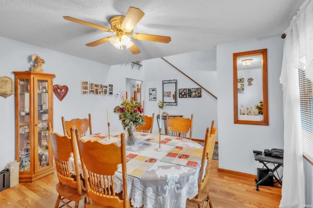 1406 Fairview Run, Kendallville, IN 46755