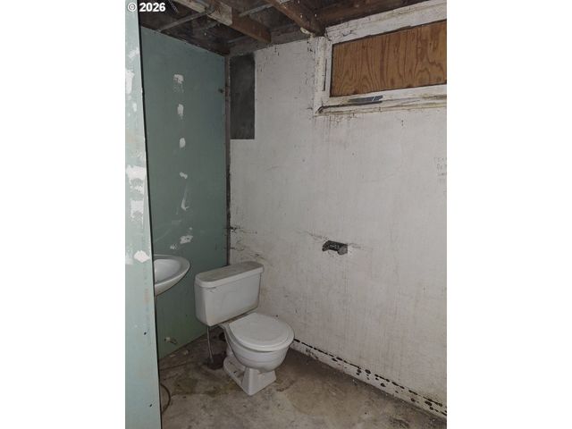 933 Se 174TH Ave, Portland, OR 97233