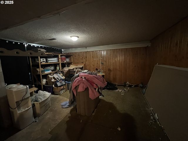 933 Se 174TH Ave, Portland, OR 97233