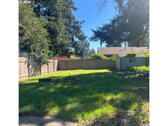 933 Se 174TH Ave, Portland, OR 97233