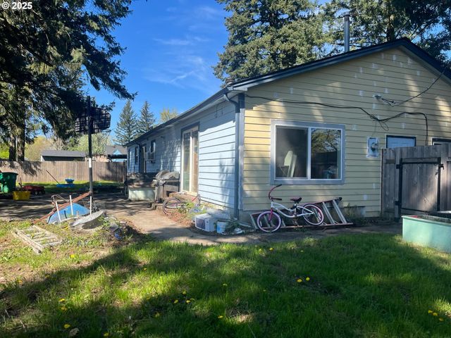 933 Se 174TH Ave, Portland, OR 97233