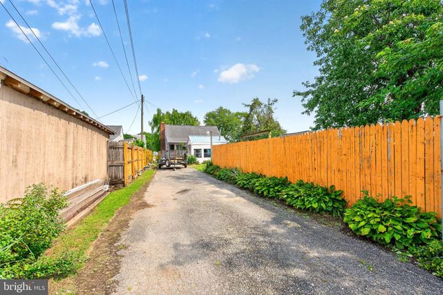 2922 WELLS AVE, Baltimore, MD 21219