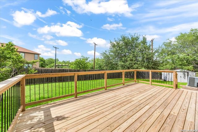 7927 Horse Holw, San Antonio, TX 78244