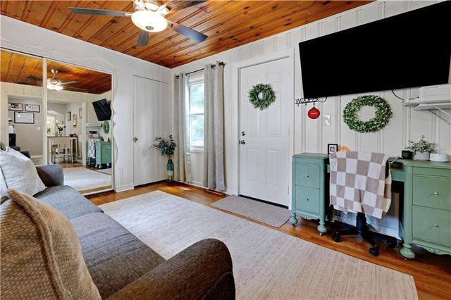 5712 W 55th Street, Mission, KS 66202