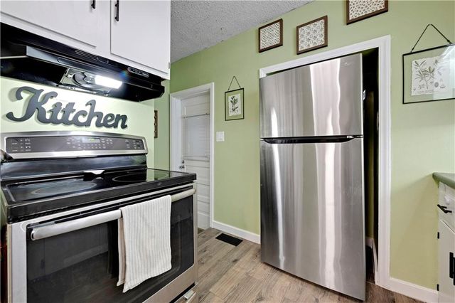 5712 W 55th Street, Mission, KS 66202