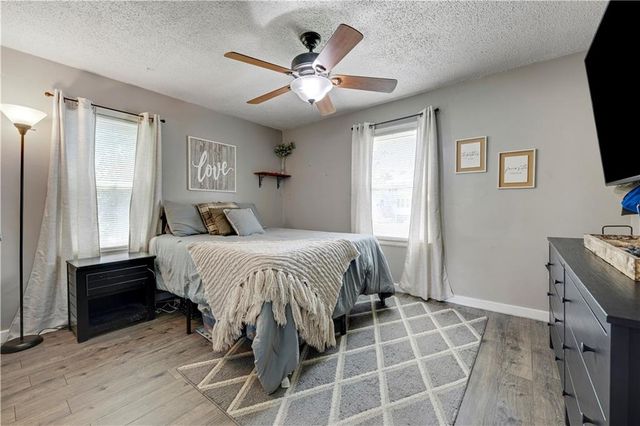 5712 W 55th Street, Mission, KS 66202