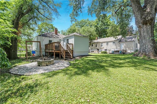 5712 W 55th Street, Mission, KS 66202