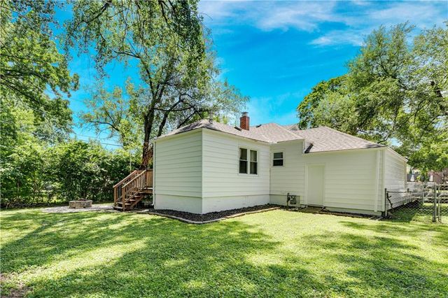 5712 W 55th Street, Mission, KS 66202