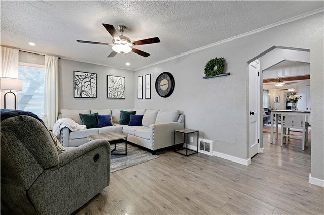 5712 W 55th Street, Mission, KS 66202