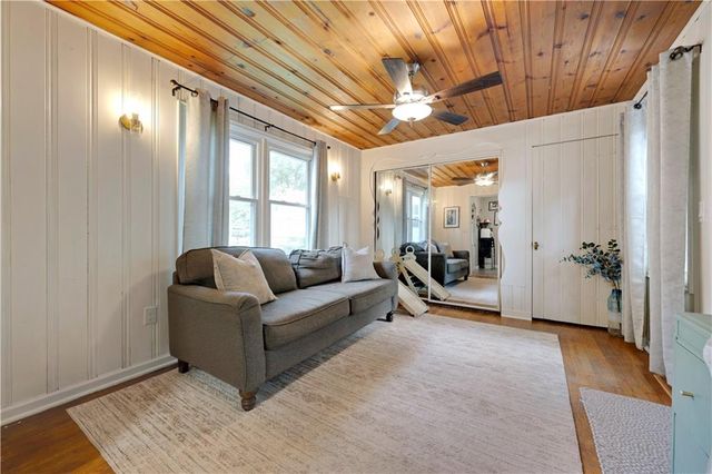 5712 W 55th Street, Mission, KS 66202