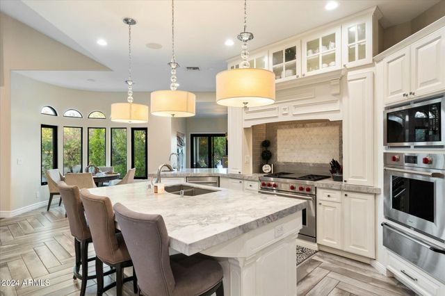 8312 N 50TH Street, Paradise Valley, AZ 85253