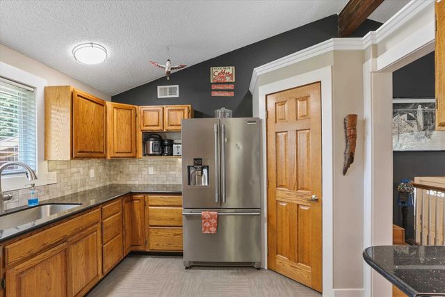 11311 N Lancelot Dr, Spokane, WA 99218