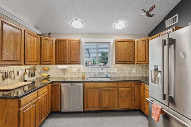 11311 N Lancelot Dr, Spokane, WA 99218