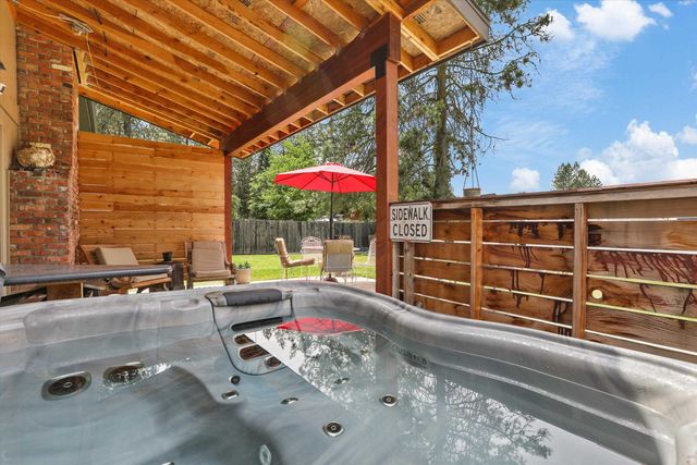11311 N Lancelot Dr, Spokane, WA 99218