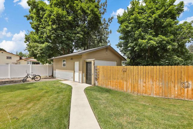 11311 N Lancelot Dr, Spokane, WA 99218