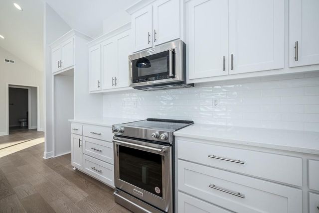 1528 N 157th Lane, Basehor, KS 66007