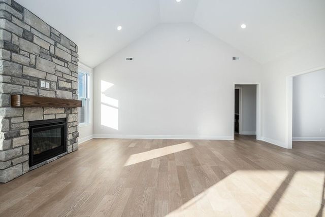 1528 N 157th Lane, Basehor, KS 66007