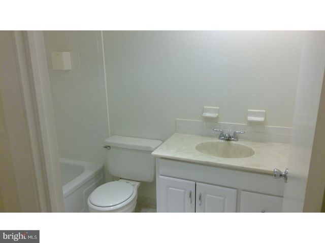 379 OLD FORGE XING, Devon, PA 19333
