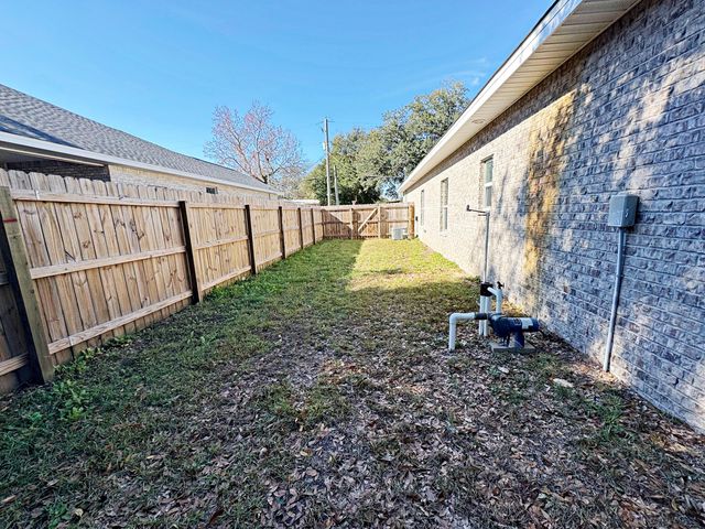 420 Little John Road, Mary Esther, FL 32569