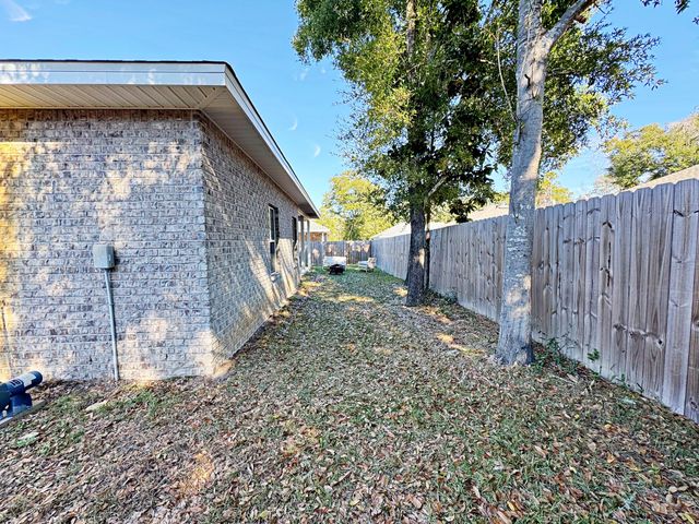 420 Little John Road, Mary Esther, FL 32569