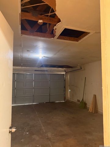 7226 LANSBURY DR, San Antonio, TX 78250