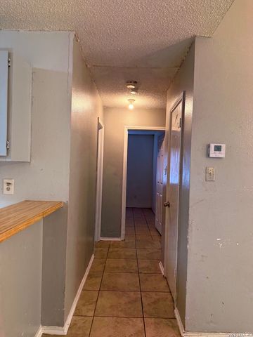 7226 LANSBURY DR, San Antonio, TX 78250