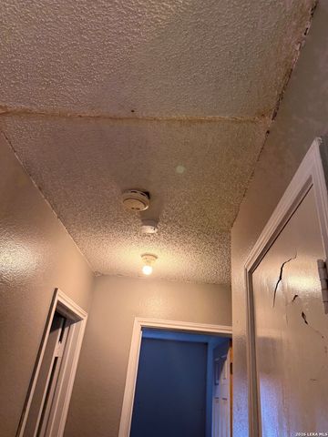 7226 LANSBURY DR, San Antonio, TX 78250