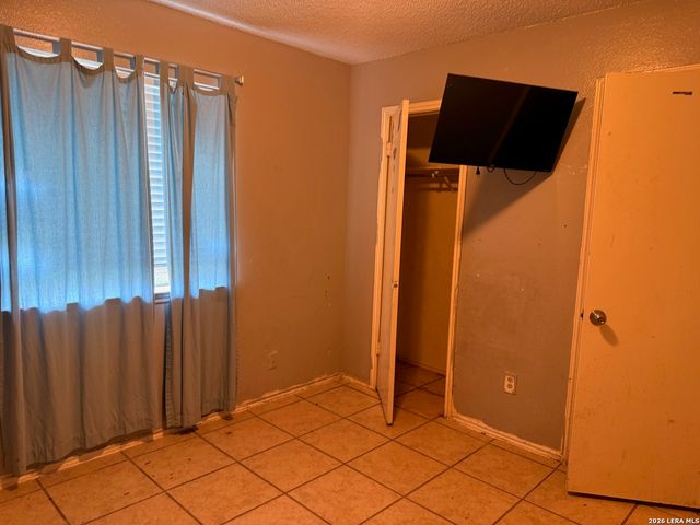 7226 LANSBURY DR, San Antonio, TX 78250