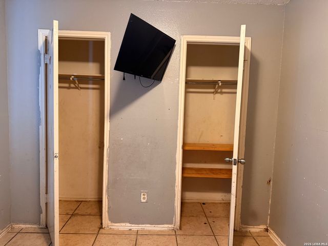 7226 LANSBURY DR, San Antonio, TX 78250