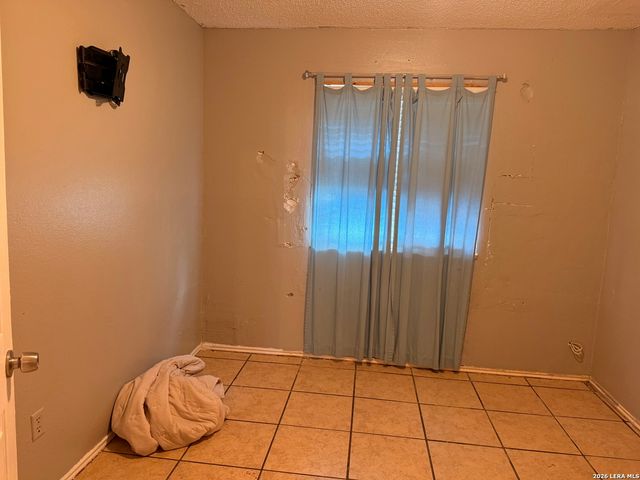 7226 LANSBURY DR, San Antonio, TX 78250