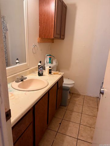 7226 LANSBURY DR, San Antonio, TX 78250