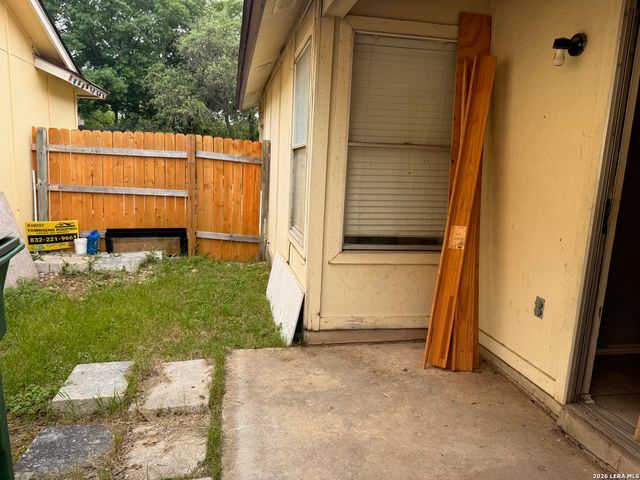 7226 LANSBURY DR, San Antonio, TX 78250