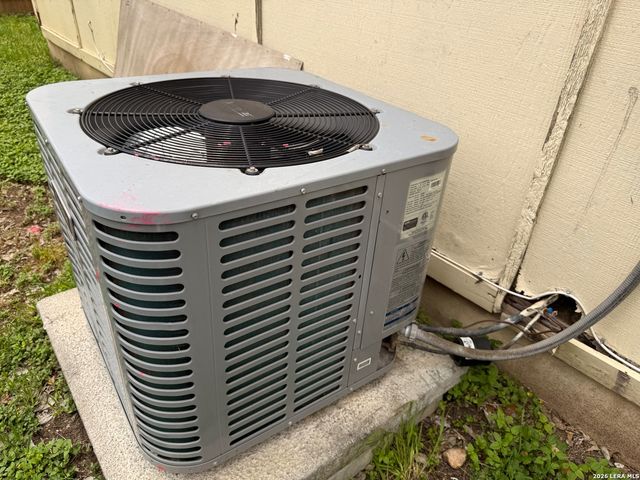 7226 LANSBURY DR, San Antonio, TX 78250