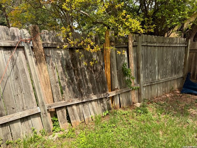 7226 LANSBURY DR, San Antonio, TX 78250