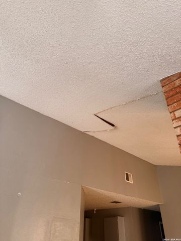 7226 LANSBURY DR, San Antonio, TX 78250