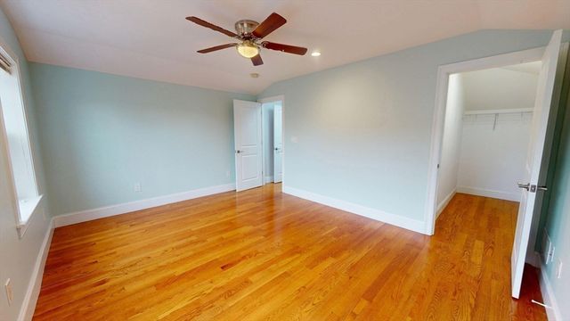 50 Oakland St 2, Medford, MA 02155