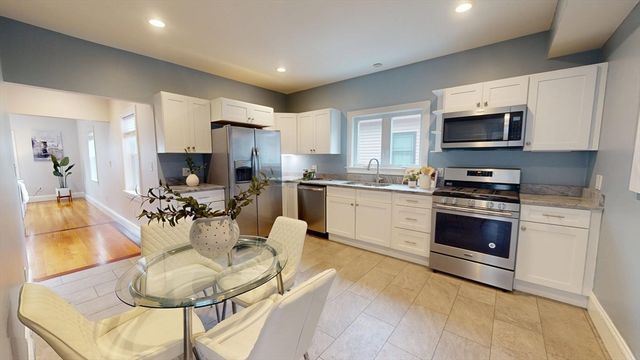 50 Oakland St 2, Medford, MA 02155