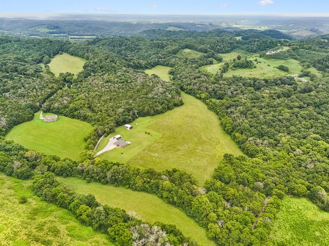 50 Bill Edde Rd, Belvidere, TN 37306