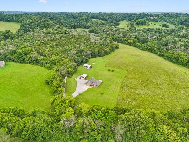 50 Bill Edde Rd, Belvidere, TN 37306